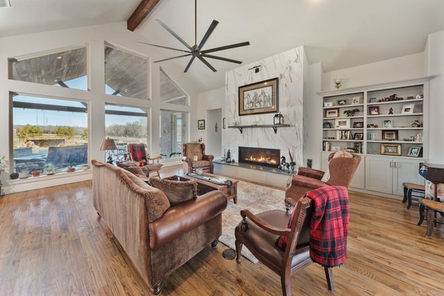 1466 County Road 1270, Alvord, TX 76225