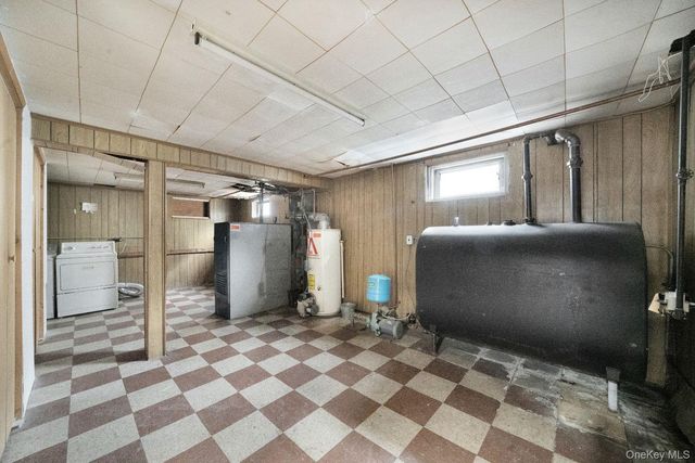 450 Rhodes Lane, West Hempstead, NY 11552