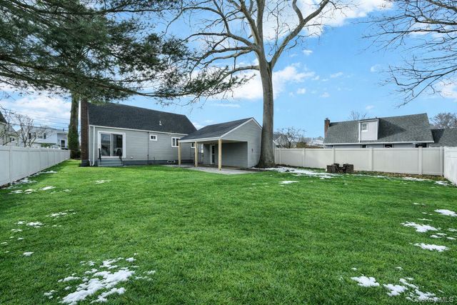 450 Rhodes Lane, West Hempstead, NY 11552