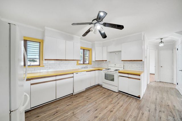 450 Rhodes Lane, West Hempstead, NY 11552