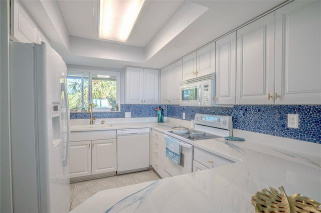 749 MANATEE AVENUE 749, Holmes Beach, FL 34217