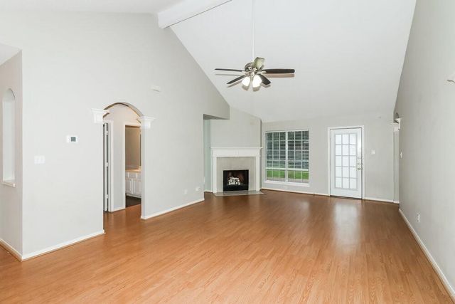 607 Loggers Chase Court, Spring, TX 77386