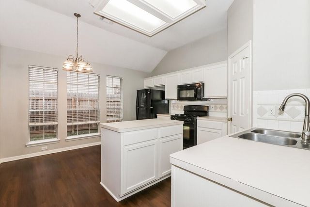 607 Loggers Chase Court, Spring, TX 77386