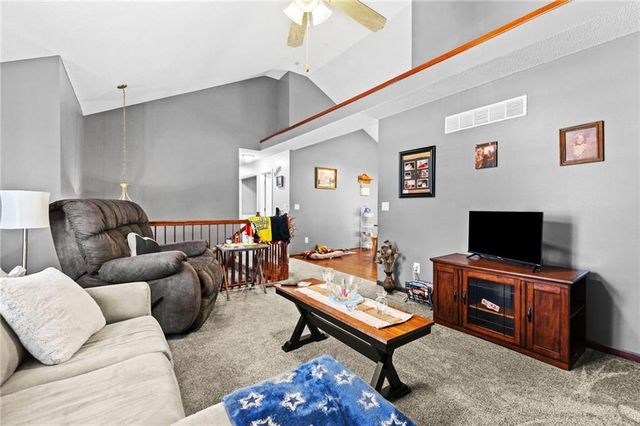 1106 S Scott Avenue, Belton, MO 64012