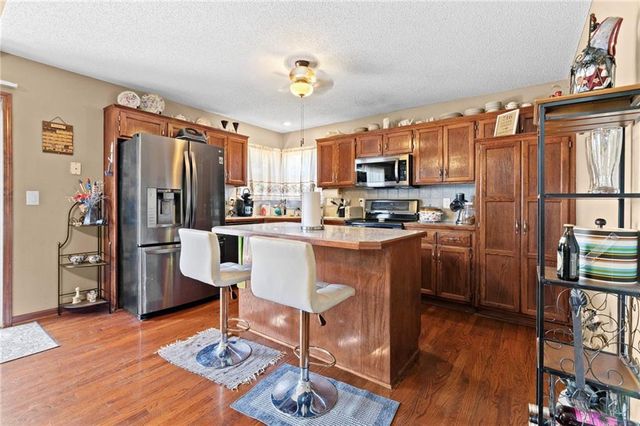 1106 S Scott Avenue, Belton, MO 64012