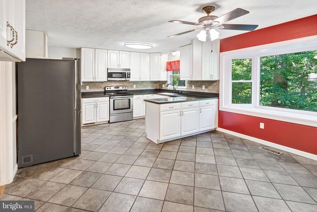 11646 HOWITZER LN, Woodbridge, VA 22192