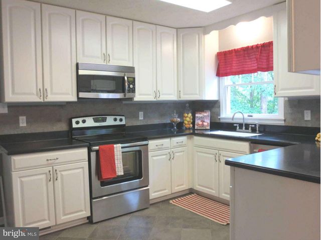 11646 HOWITZER LN, Woodbridge, VA 22192