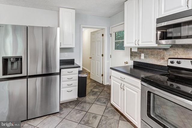 11646 HOWITZER LN, Woodbridge, VA 22192