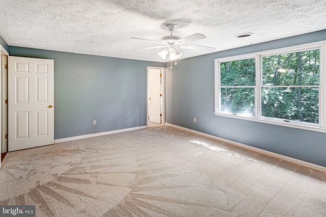 11646 HOWITZER LN, Woodbridge, VA 22192