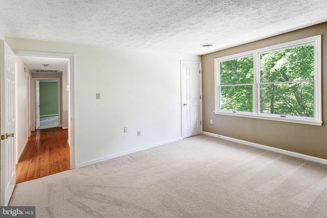 11646 HOWITZER LN, Woodbridge, VA 22192
