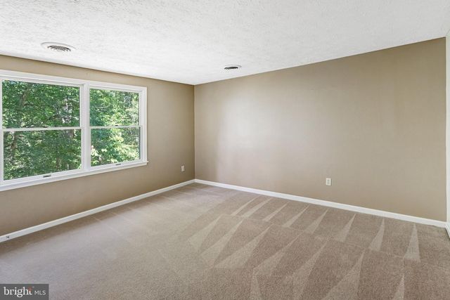11646 HOWITZER LN, Woodbridge, VA 22192