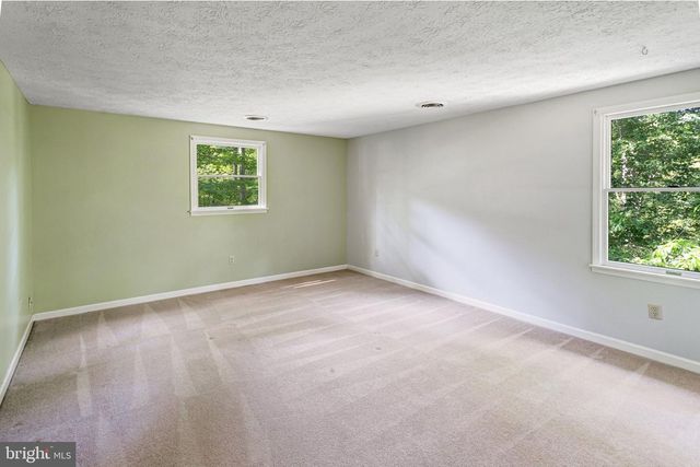 11646 HOWITZER LN, Woodbridge, VA 22192