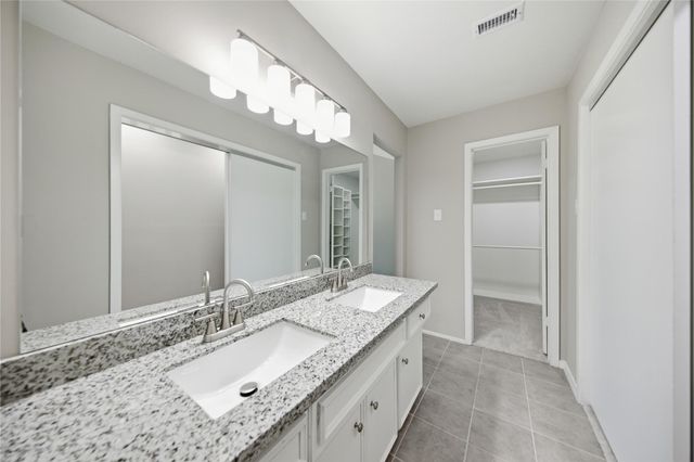 21 Oldstream Court, The Woodlands, TX 77381