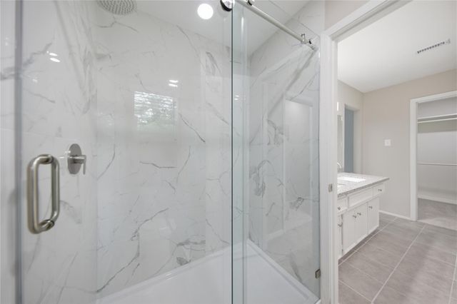 21 Oldstream Court, The Woodlands, TX 77381