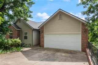 67 Leatherwood Drive, Holiday Island, AR 72631