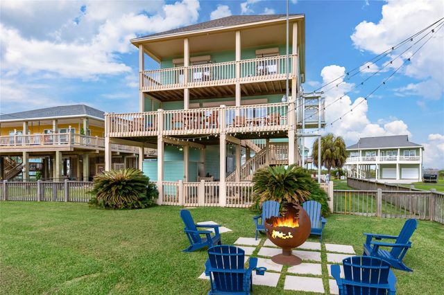 3228 Castle Drive, Crystal Beach, TX 77650