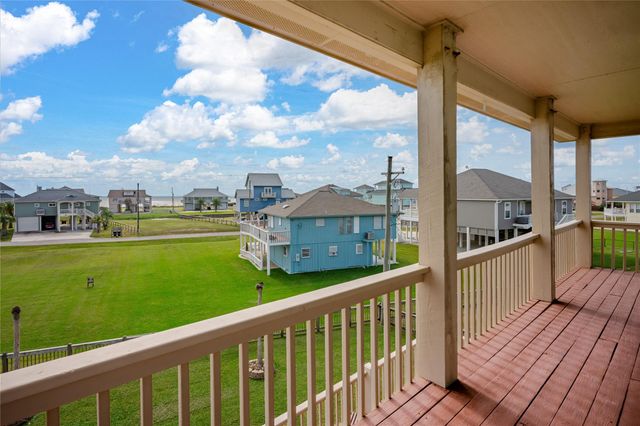 3228 Castle Drive, Crystal Beach, TX 77650