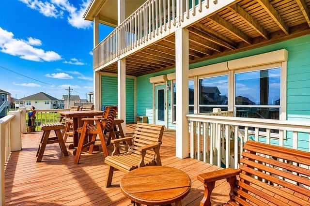 3228 Castle Drive, Crystal Beach, TX 77650