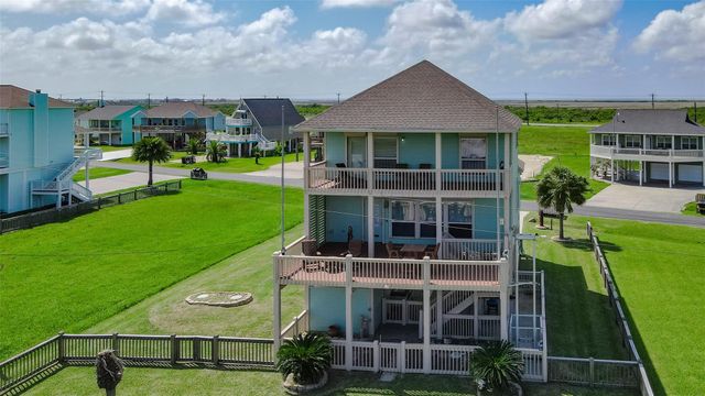3228 Castle Drive, Crystal Beach, TX 77650