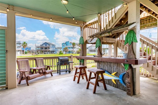 3228 Castle Drive, Crystal Beach, TX 77650