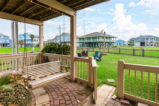 3228 Castle Drive, Crystal Beach, TX 77650