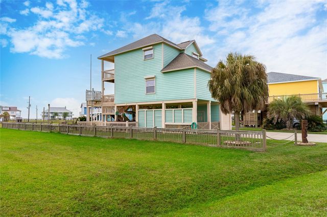 3228 Castle Drive, Crystal Beach, TX 77650