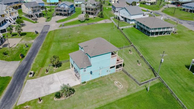 3228 Castle Drive, Crystal Beach, TX 77650
