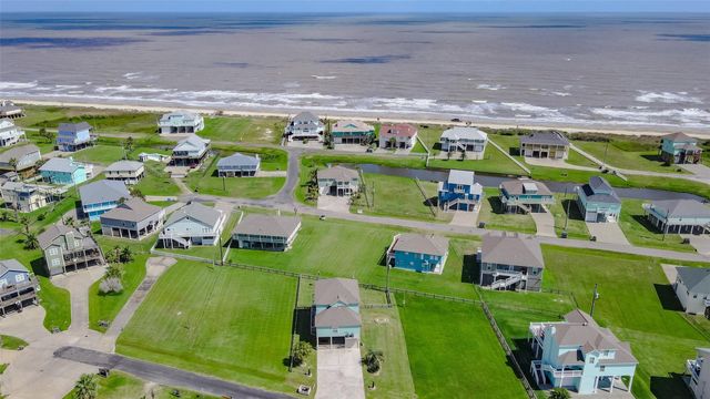 3228 Castle Drive, Crystal Beach, TX 77650