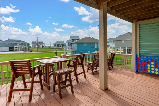 3228 Castle Drive, Crystal Beach, TX 77650