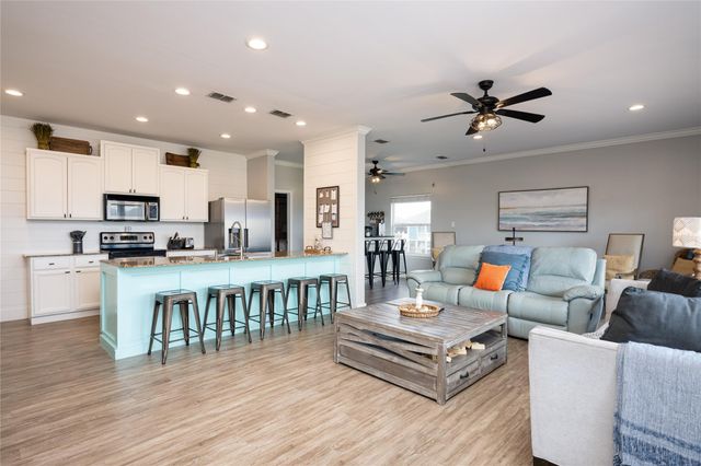 3228 Castle Drive, Crystal Beach, TX 77650
