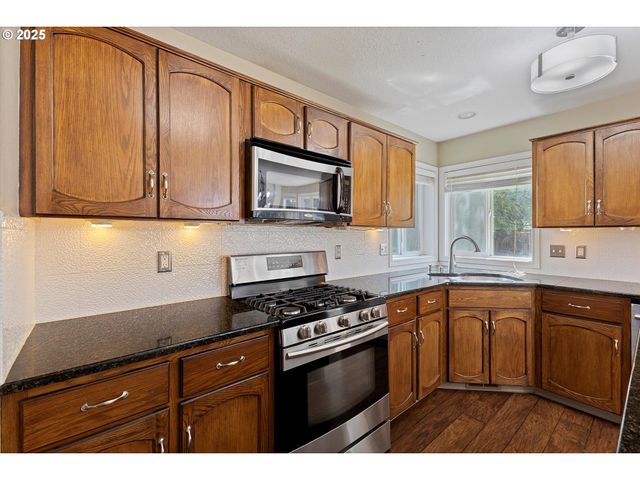 215 Nw 150TH Way, Vancouver, WA 98685