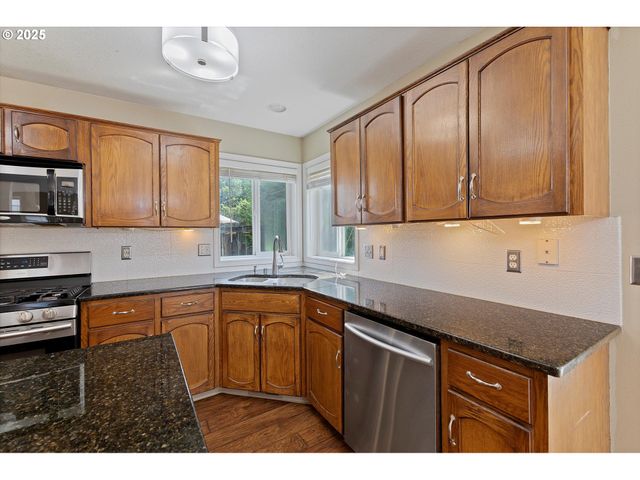 215 Nw 150TH Way, Vancouver, WA 98685