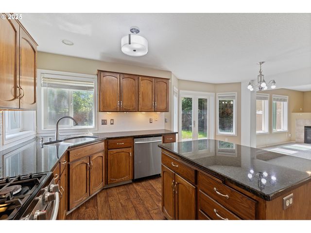 215 Nw 150TH Way, Vancouver, WA 98685