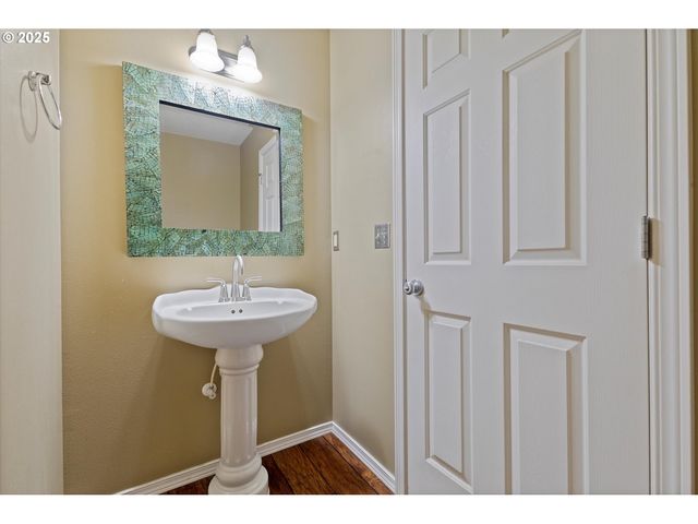 215 Nw 150TH Way, Vancouver, WA 98685