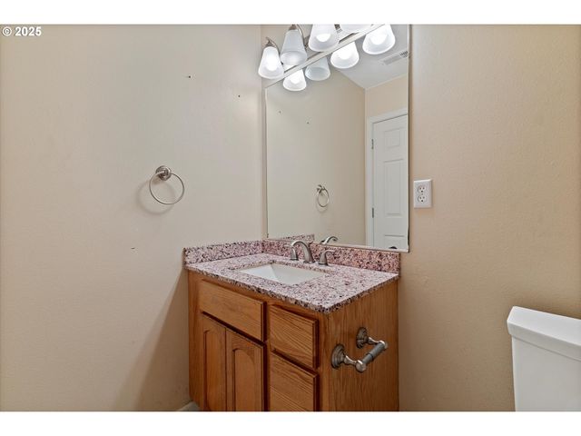 215 Nw 150TH Way, Vancouver, WA 98685