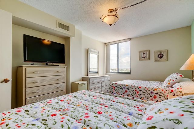 6218 PALMA DEL MAR BOULEVARD S 606, St Petersburg, FL 33715