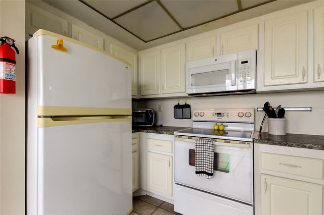 6218 PALMA DEL MAR BOULEVARD S 606, St Petersburg, FL 33715