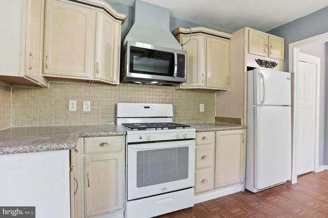 323 E ORANGE ST, Elizabethtown, PA 17022
