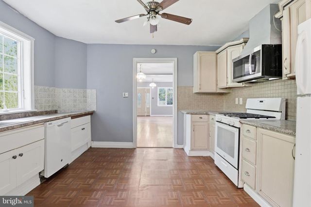 323 E ORANGE ST, Elizabethtown, PA 17022
