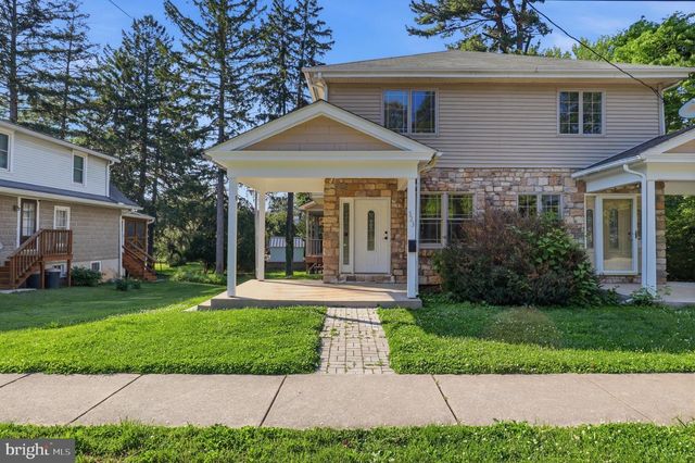 323 E ORANGE ST, Elizabethtown, PA 17022