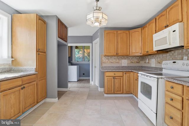 323 E ORANGE ST, Elizabethtown, PA 17022