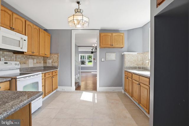 323 E ORANGE ST, Elizabethtown, PA 17022