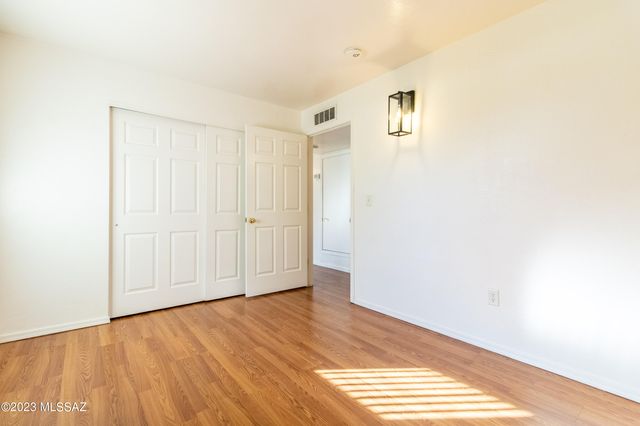 350 N Silverbell Rd Apt 116, Tucson, AZ 85745