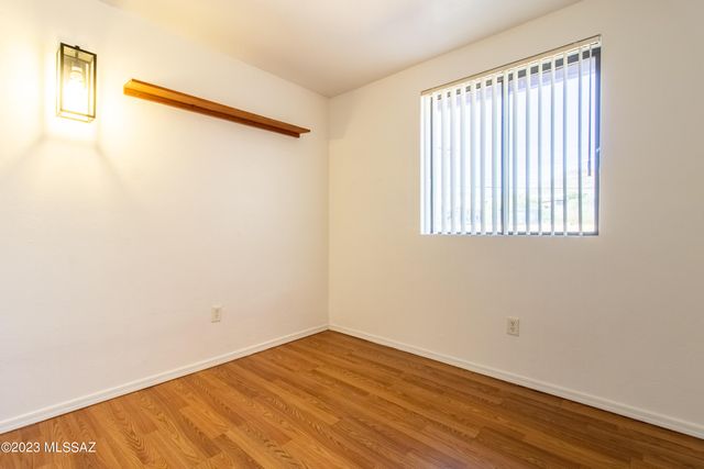 350 N Silverbell Rd Apt 116, Tucson, AZ 85745