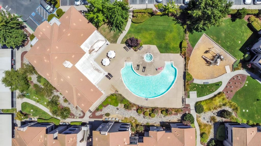 10001 Woodcreek Oaks Blvd #1015, Roseville, CA 95747