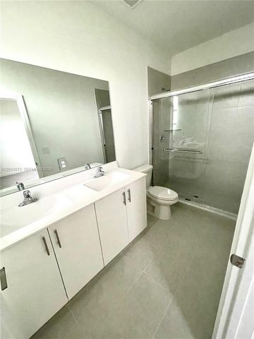 929 NE 211th Street, Miami, FL 33179