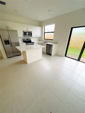 929 NE 211th Street, Miami, FL 33179