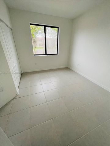 929 NE 211th Street, Miami, FL 33179