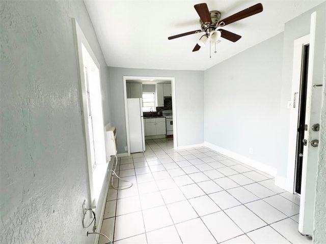 103 Cosmos Street 4, Houston, TX 77009