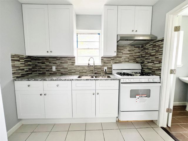 103 Cosmos Street 4, Houston, TX 77009